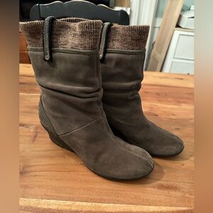 Merrell Lily Gray Vibram Slouchy Ankle Boot
